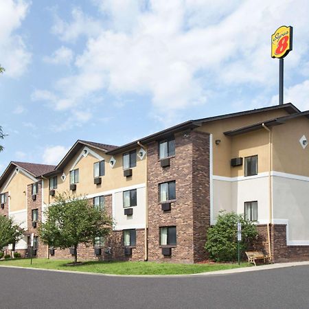 Super 8 By Wyndham Canton/Livonia Area Exterior foto