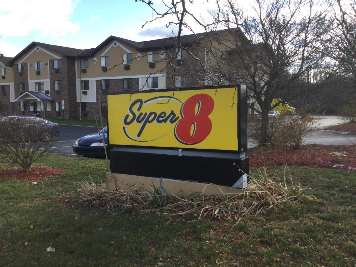Super 8 By Wyndham Canton/Livonia Area Exterior foto