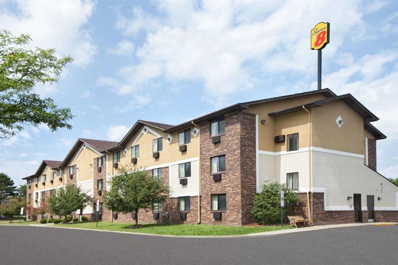Super 8 By Wyndham Canton/Livonia Area Exterior foto