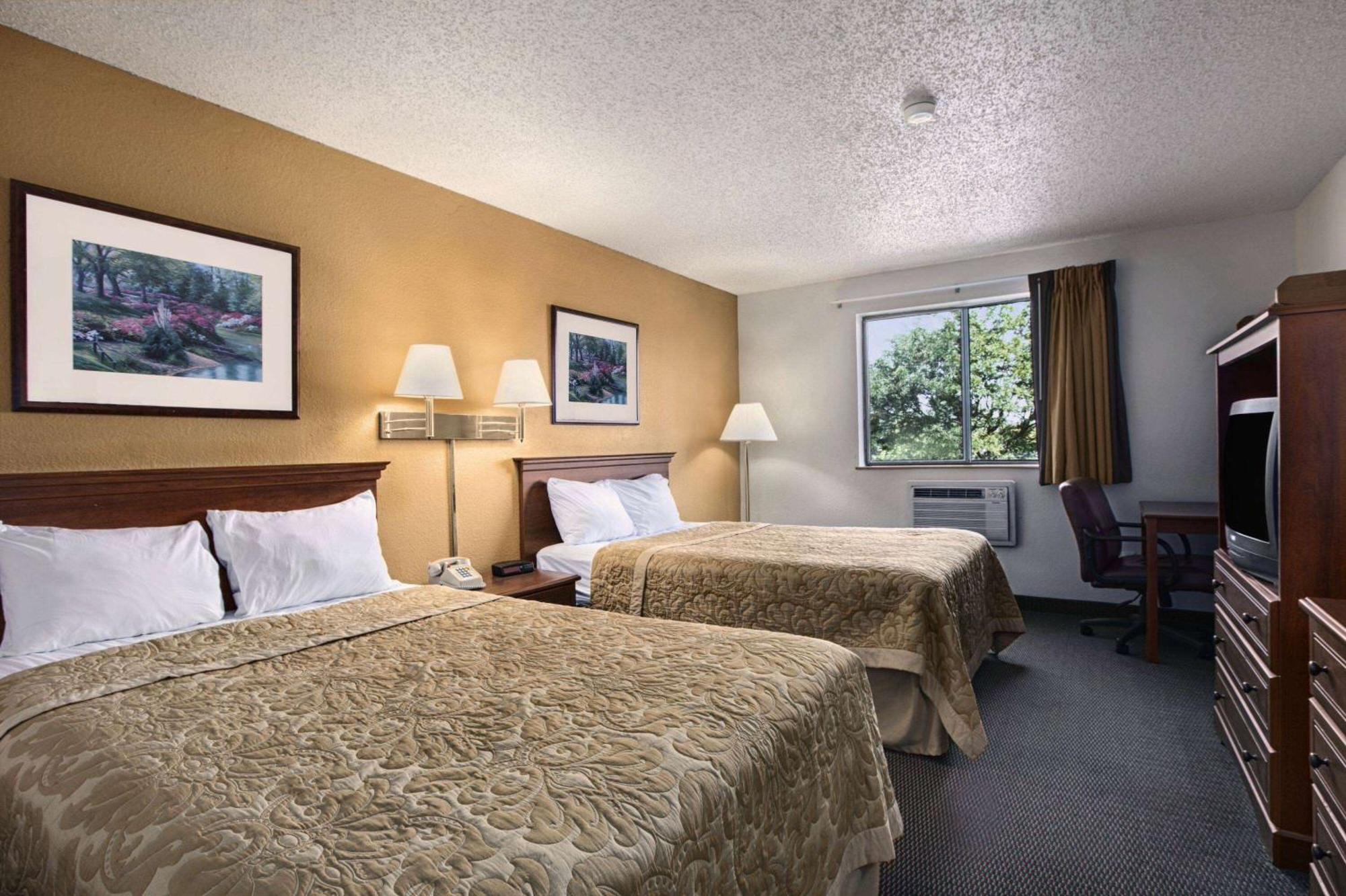 Super 8 By Wyndham Canton/Livonia Area Exterior foto