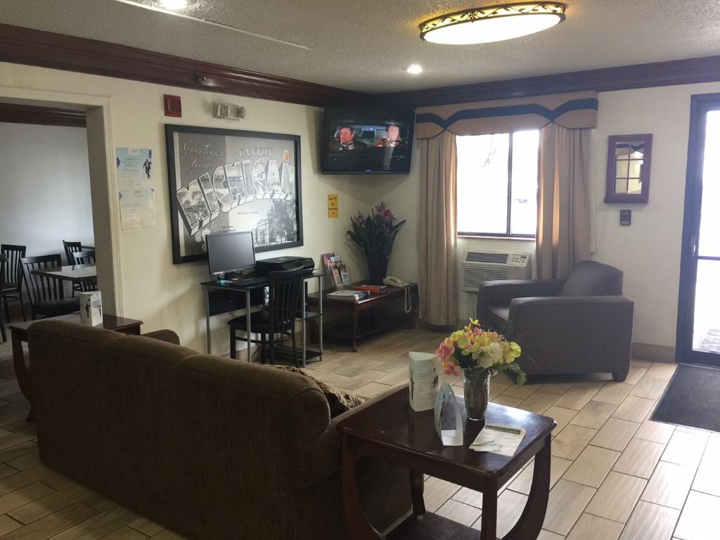 Super 8 By Wyndham Canton/Livonia Area Exterior foto